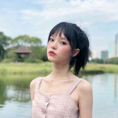 允言/可爱软妹微信女    你未必光芒万丈但始终温柔有光
