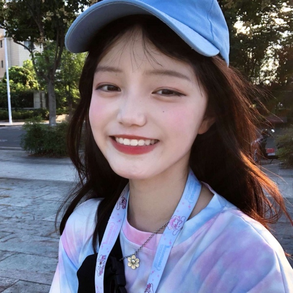 林哲 微信头像/帽子女头 下学期很短 多看看喜欢的人