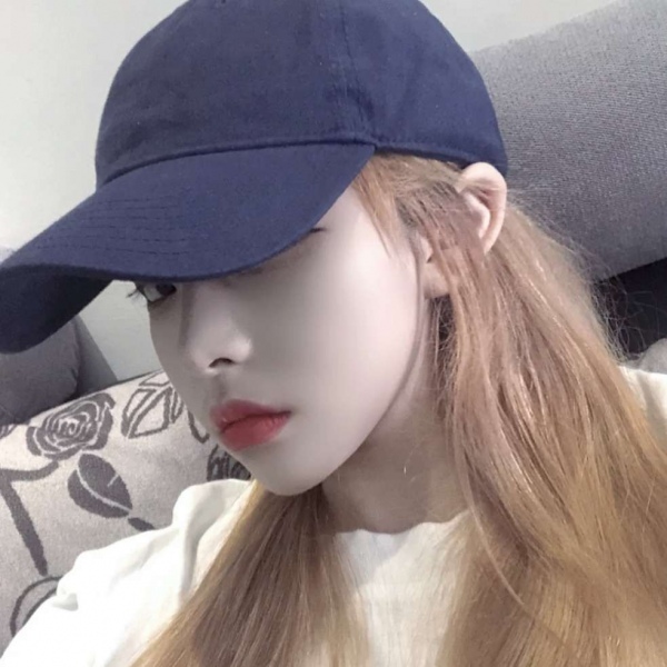 林哲 微信头像/帽子女头 下学期很短 多看看喜欢的人