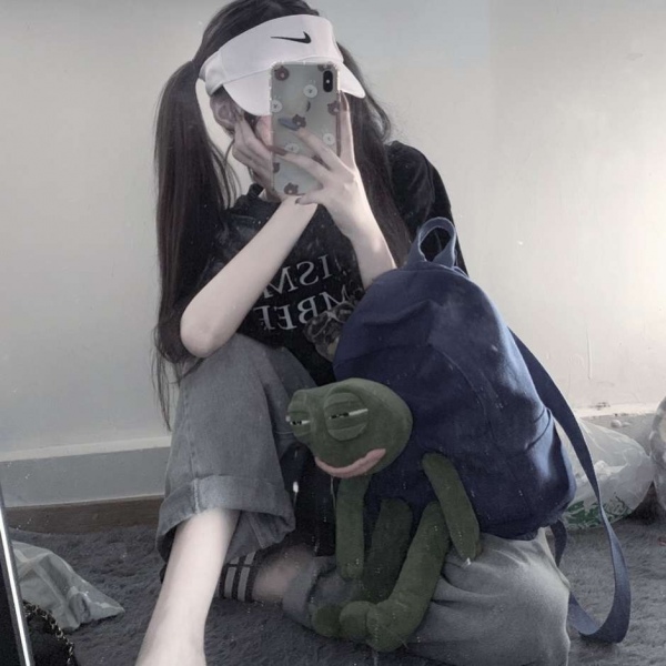 林哲 微信头像/帽子女头 下学期很短 多看看喜欢的人