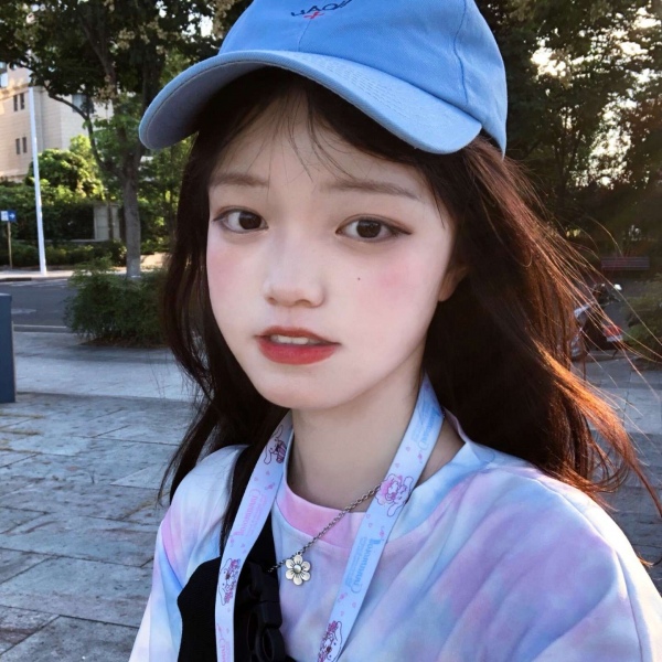 林哲 微信头像/帽子女头 下学期很短 多看看喜欢的人