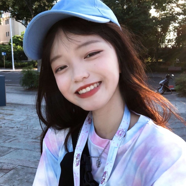 林哲 微信头像/帽子女头 下学期很短 多看看喜欢的人