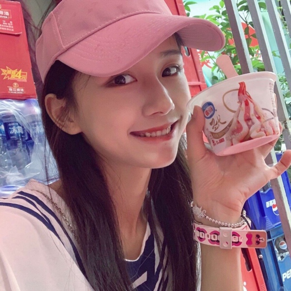 林哲 微信头像/帽子女头 下学期很短 多看看喜欢的人