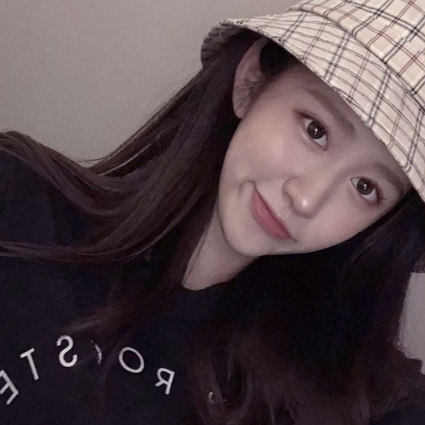 林哲 微信头像/帽子女头 下学期很短 多看看喜欢的人