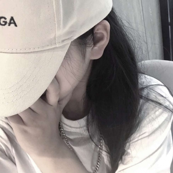林哲 微信头像/帽子女头 下学期很短 多看看喜欢的人