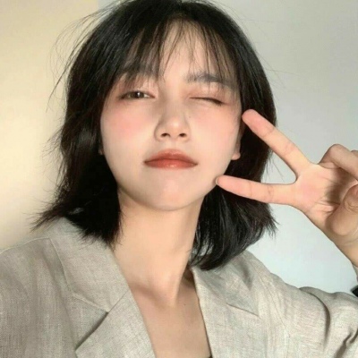 白灏宇:微信头像/女生/     三观很歪 都偏向你