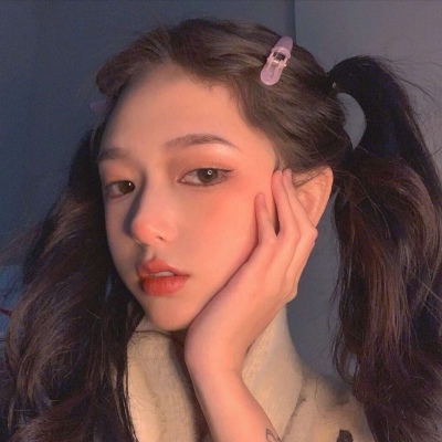 成熟女生唯美时尚气质微信头像 请保持一份热爱，奔赴下一场山海