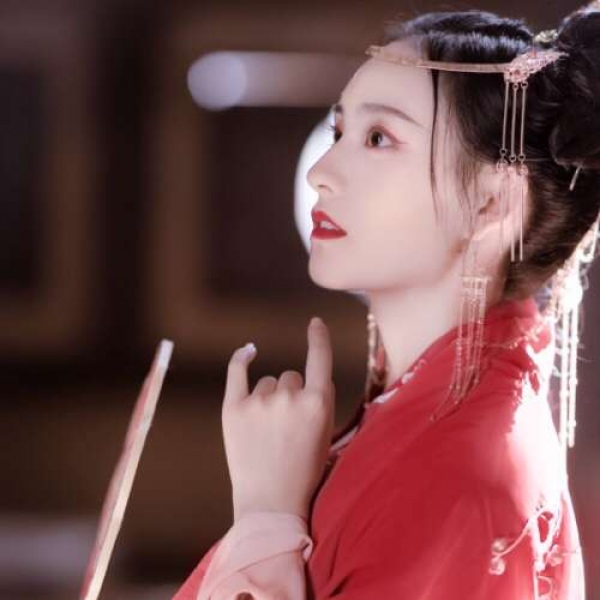 溺毙:古风唯美仙气意境气质女头.九曲江河 我只护你