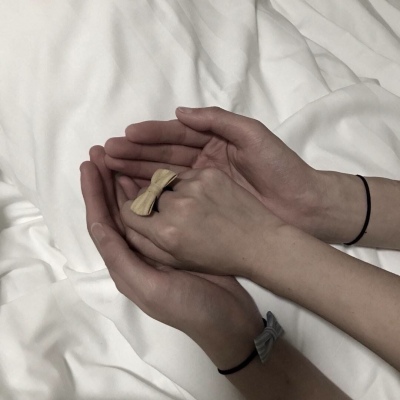 江喻绾   背景图/手控/执君之手，与君偕老。?