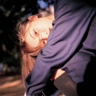 江窈/唯美意境微信复古女生头像。