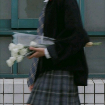 允言/精选女/认识的人放眼里 重要的人放心里.
