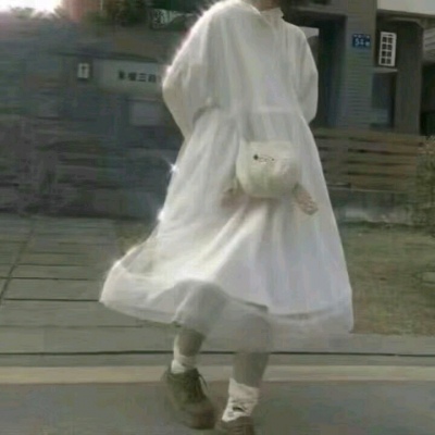 允言/精选女/认识的人放眼里 重要的人放心里.
