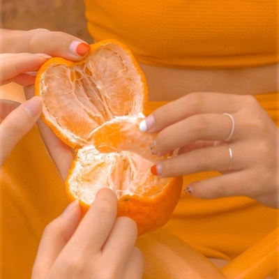 林凌:生活难熬 抱抱我就好/背景图
