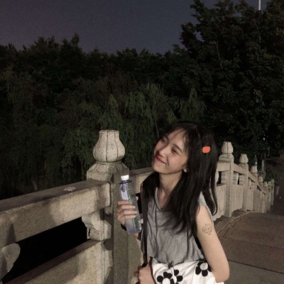 巫婆/女头/ks自截/总有些人看不惯你 还格外关注你.