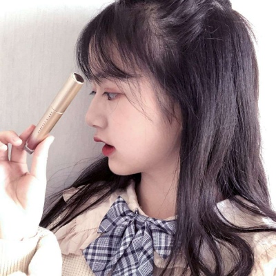 宋知意.微信女生组图.
图源堆糖灾妹。