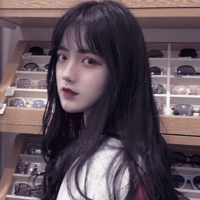 宋知意.微信女生组图.
图源堆糖灾妹。