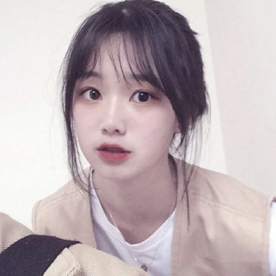 宋知意.微信女生组图.
图源堆糖灾妹。