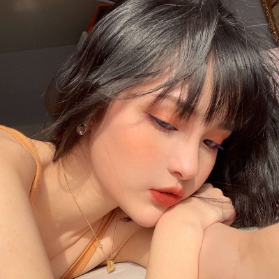 气质淡雅的微信女生头像