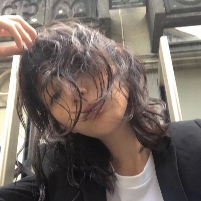 成熟稳重气质女生微信头像/允言