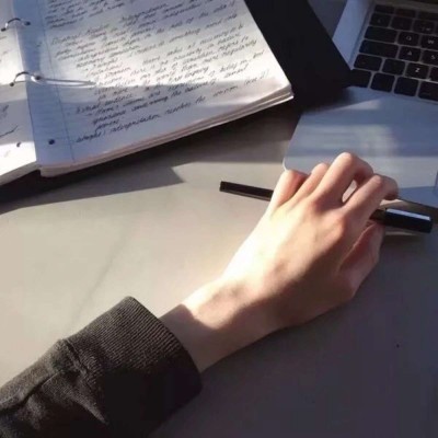 我两手空空  但心事重重