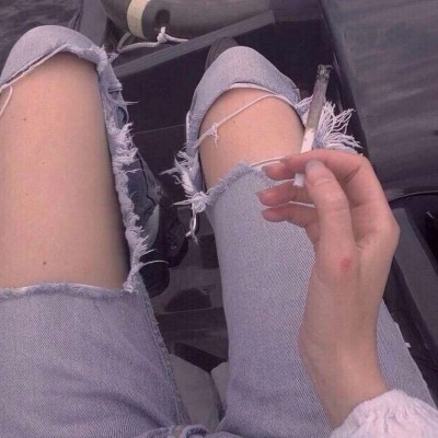 我两手空空  但心事重重