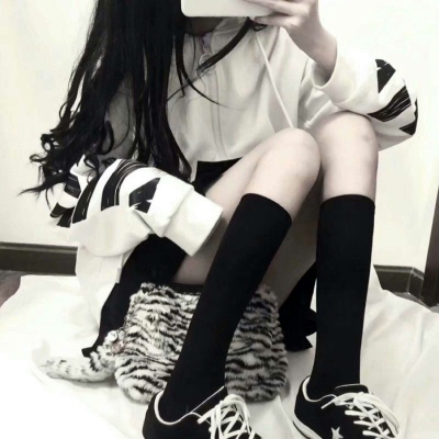 个性身段女头/最大的浪漫 是终其一生的专注