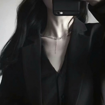 个性身段女头/最大的浪漫 是终其一生的专注