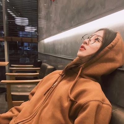 戴眼镜的微信头像女生  愿时光待你好