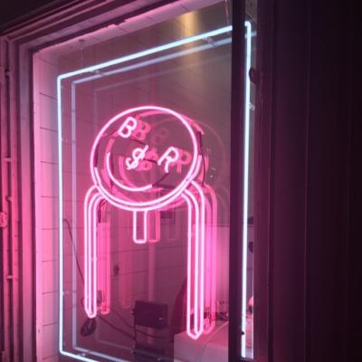 最时尚的霓虹灯微信头像大全  落在角落里的风景
