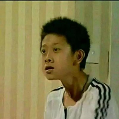 搞怪头像:英雄不问出处，做你爹不问年龄。