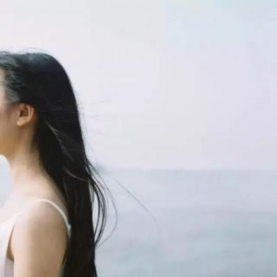 最新的文艺范女生背影头像   以后未知是否爱你