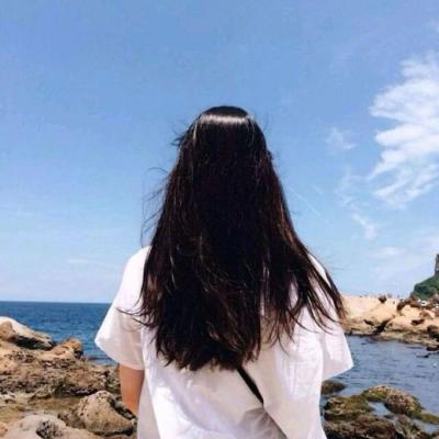 小清新的长发女生背影头像精选    那个让我倾心的少女
