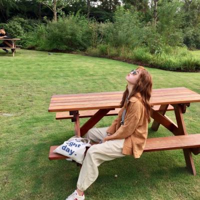 气质淡雅的女生微信头像  被风吹过的夏天很美