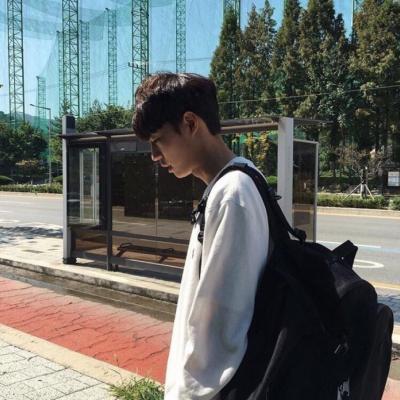 成熟稳重的男生微信头像   猎心人