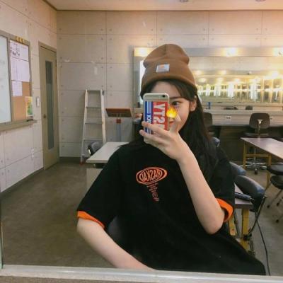 好看时尚热门的女生头像2018  深知我者才久居我心