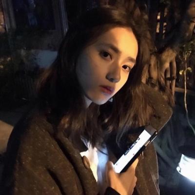 好看时尚热门的女生头像2018  深知我者才久居我心