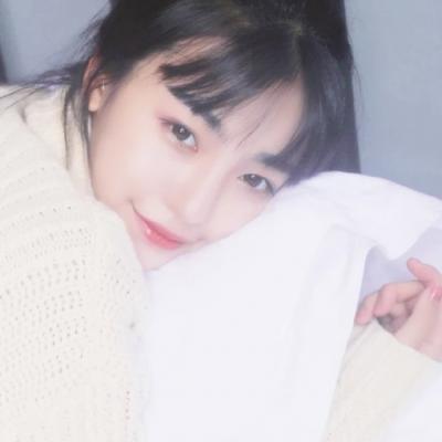 淡雅小清新的女生微信头像   青春一个敷衍的年华