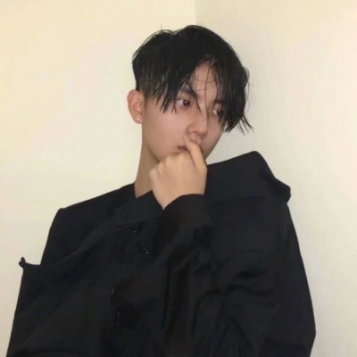 qq好看的男生头像伤感