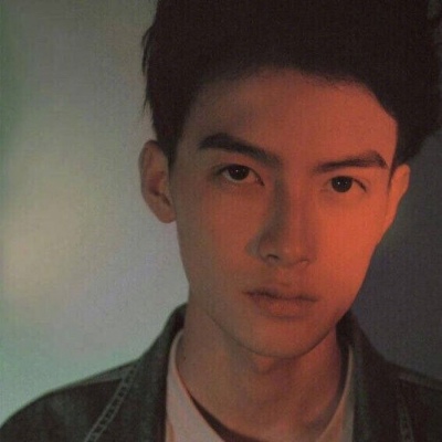 qq好看的男生头像伤感