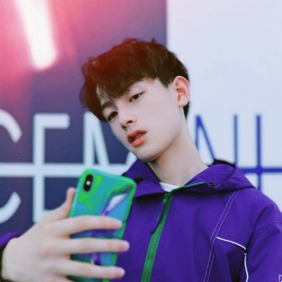 qq好看的男生头像伤感