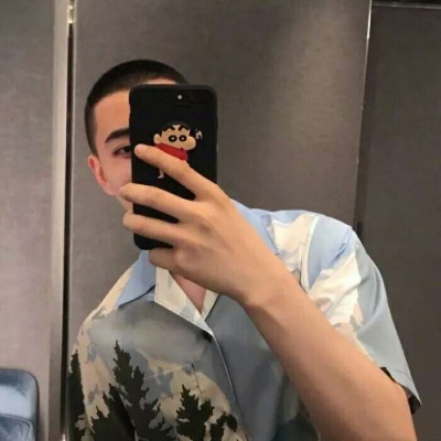 孤傲高冷男头像
