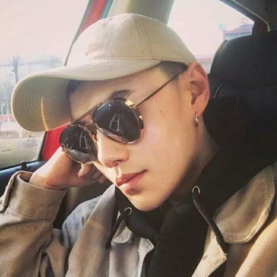 孤傲高冷男头像