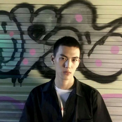 孤傲高冷男头像
