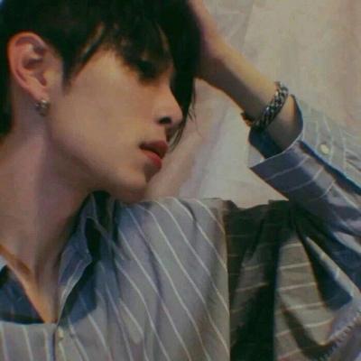 忧伤男生伤感头像