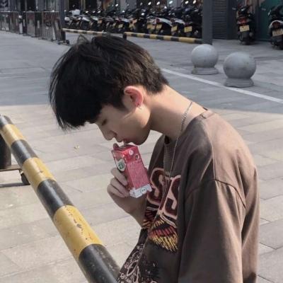 忧伤男生伤感头像