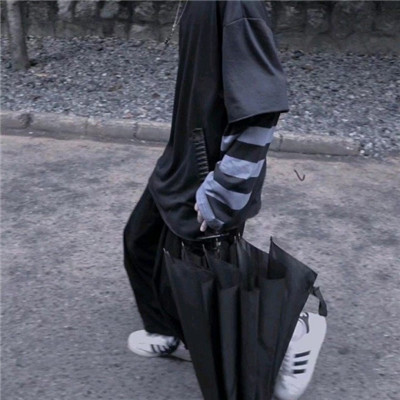 qq男生头像下半身超拽