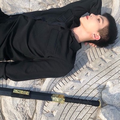 个性阳光头像男