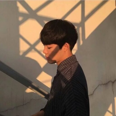 真人男头像帅气一遮脸