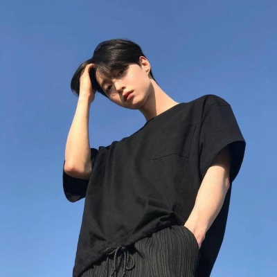 冷酷头像男真人