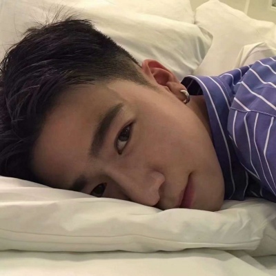 孤独头像男